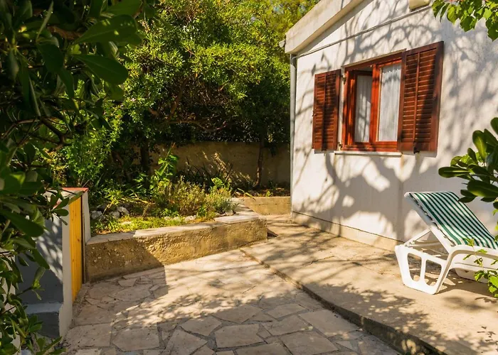 Rino, Only 30m From The Sea Apartmán Košljun