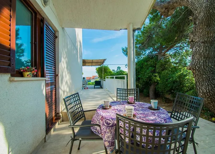 Rino, Only 30m From The Sea Apartmán Košljun