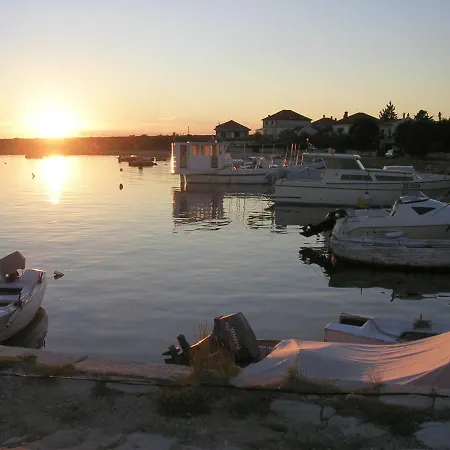 Rino, Only 30m From The Sea Apartman