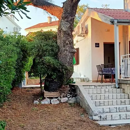 Apartment Rino, Only 30m From The Sea *