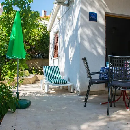 Rino, Only 30m From The Sea Apartman Košljun
