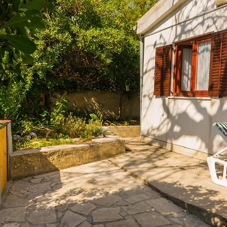 Rino, Only 30m From The Sea Apartman Košljun