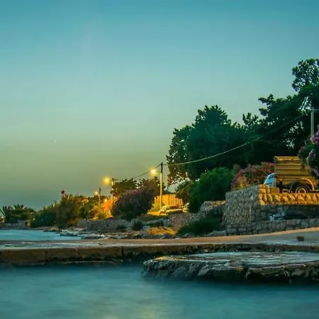 Rino, Only 30m From The Sea アパート *