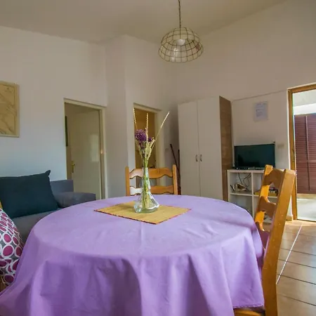 Apartment Rino, Only 30m From The Sea *