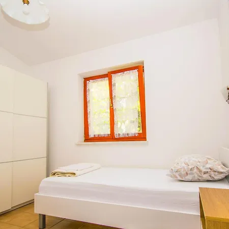 Apartman Rino, Only 30m From The Sea