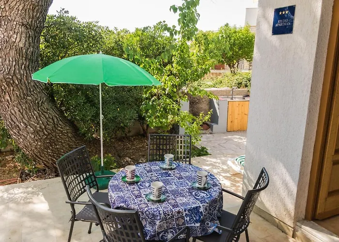 Appartamento Rino, Only 30m From The Sea Košljun