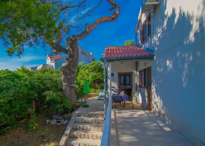 Rino, Only 30m From The Sea Košljun
